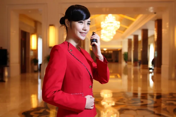 業(yè)余無(wú)線(xiàn)電呼號(hào)牌可以?huà)燔?chē)牌下方嗎？